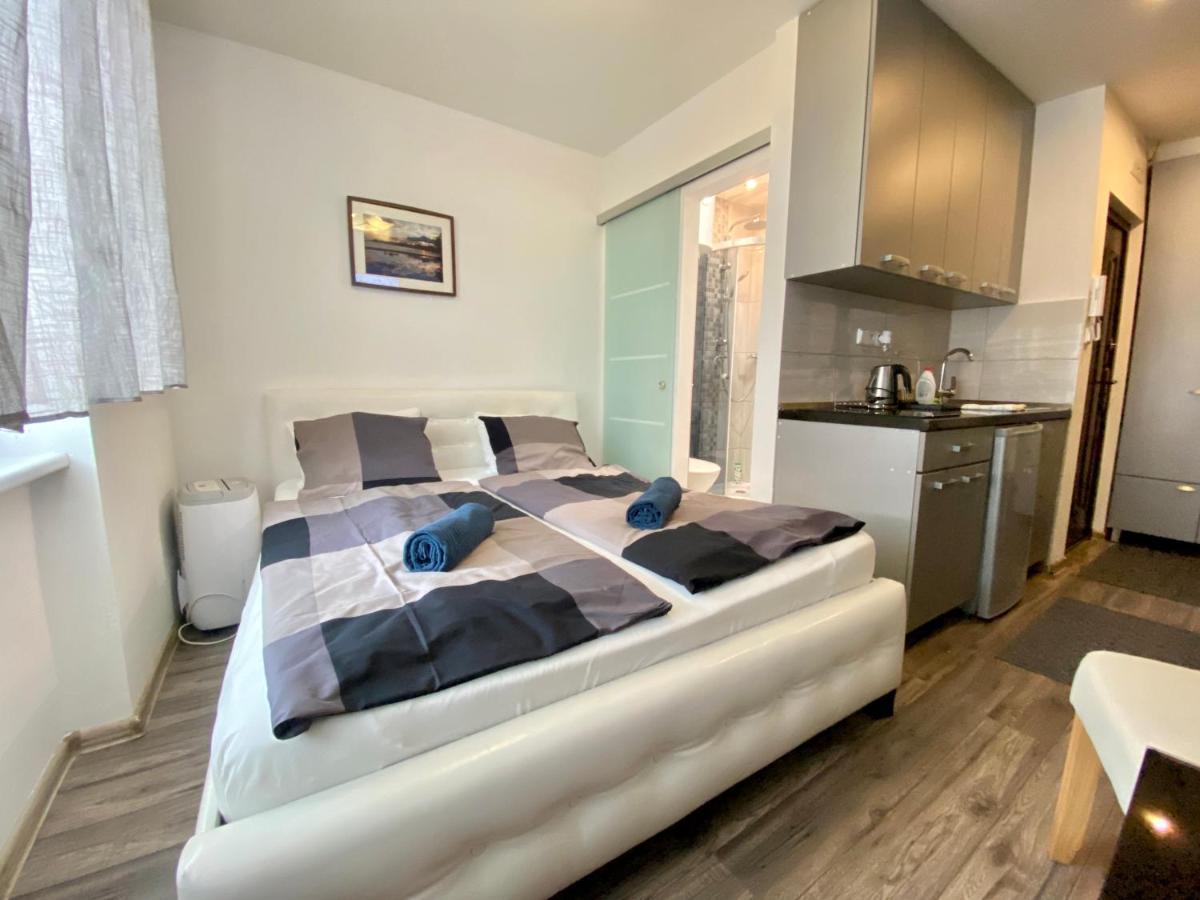 24 Hour-Self Check-In Apartment Namestie Svaeteho Egidia โปปรัด ภายนอก รูปภาพ